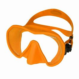 BEUCHAT MAXLUX S DIVING MASK